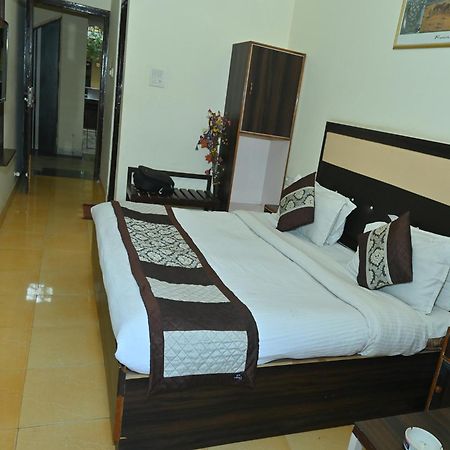 Goyal Plaza Hotel 5 Mint. Waling Distance From Pushkar Lake מראה חיצוני תמונה