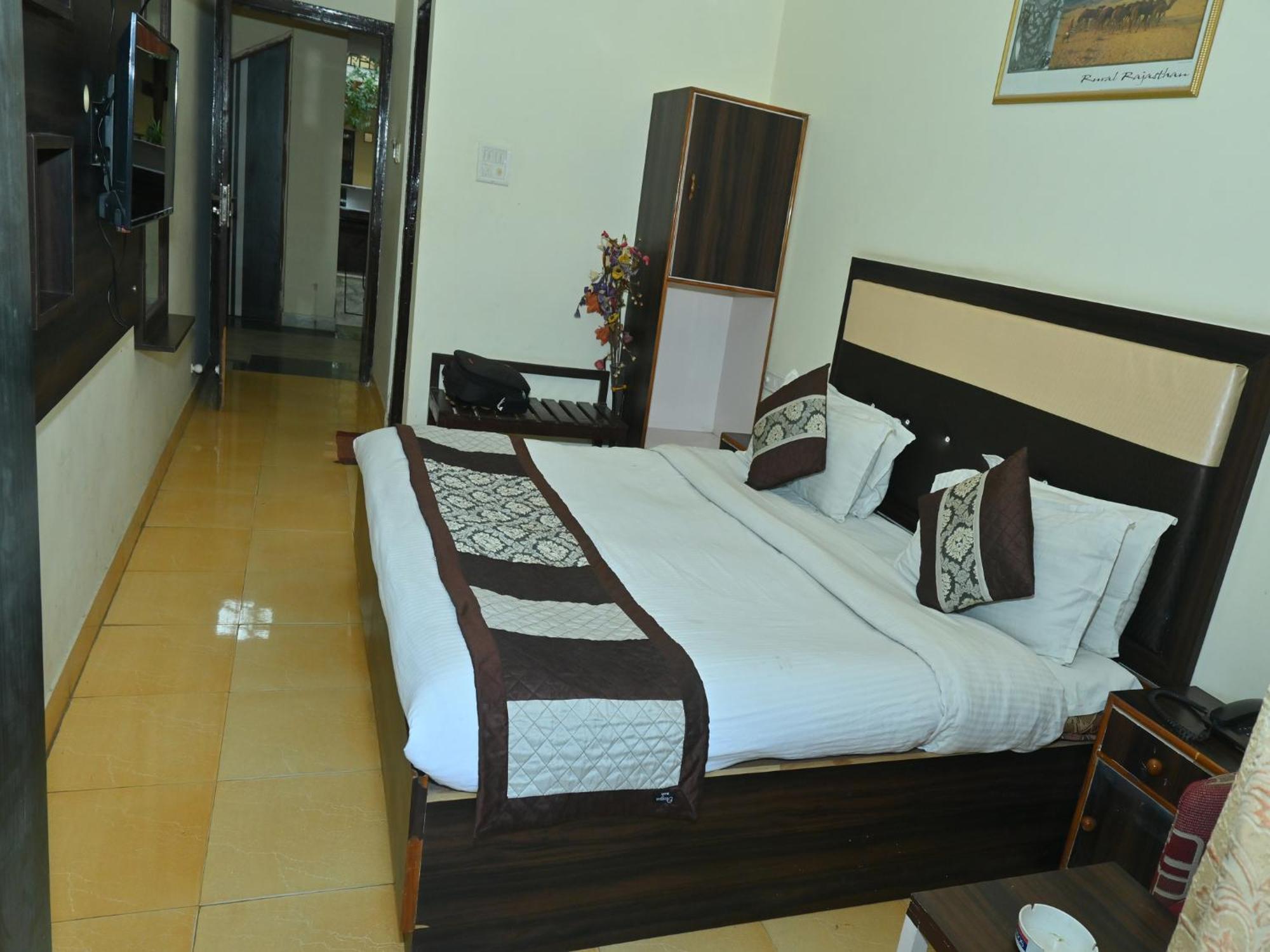 Goyal Plaza Hotel 5 Mint. Waling Distance From Pushkar Lake מראה חיצוני תמונה