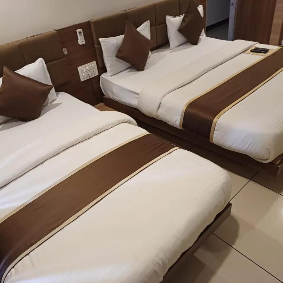 Goyal Plaza Hotel 5 Mint. Waling Distance From Pushkar Lake מראה חיצוני תמונה